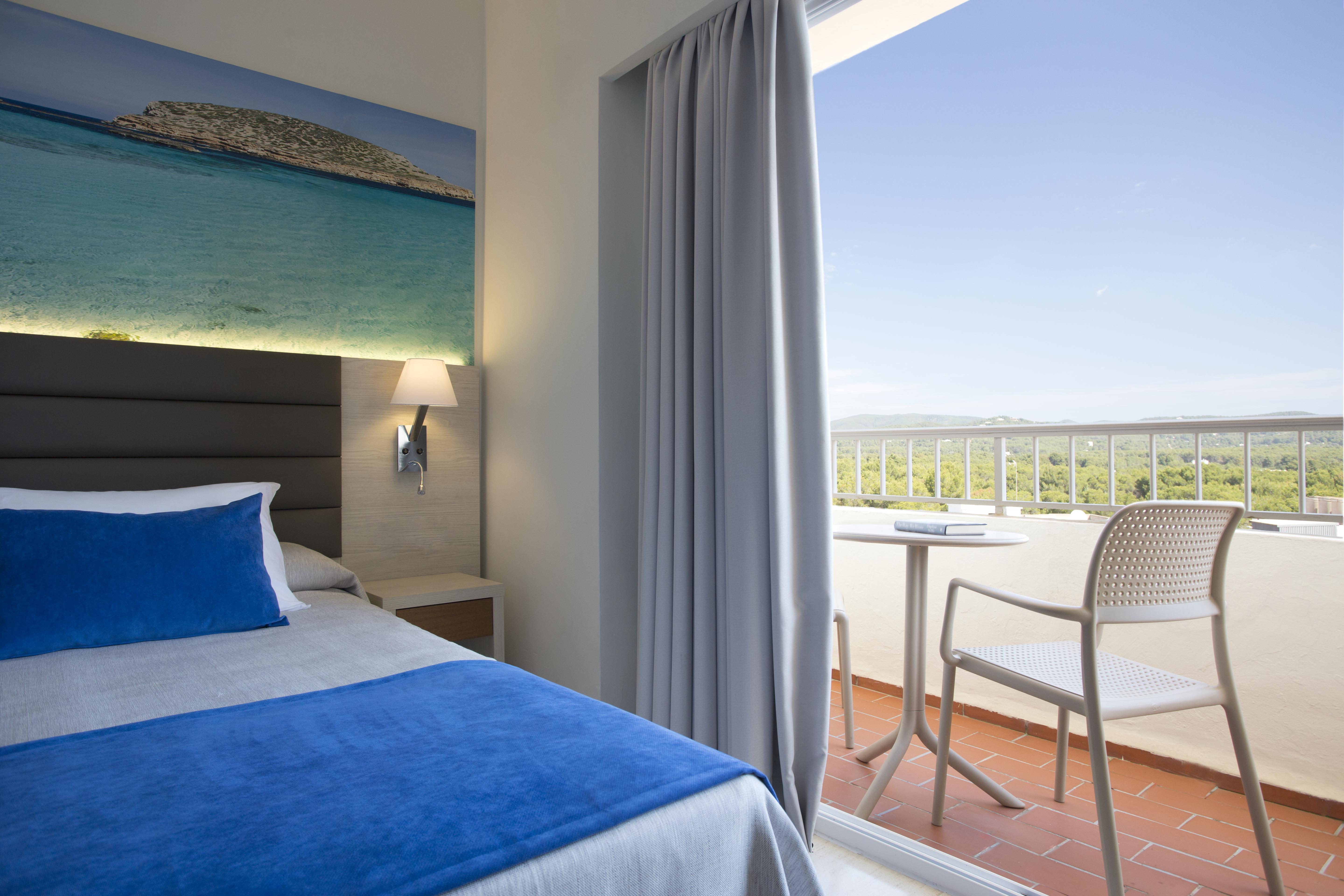 Invisa Ereso All Inclusive Es Cana Екстериор снимка