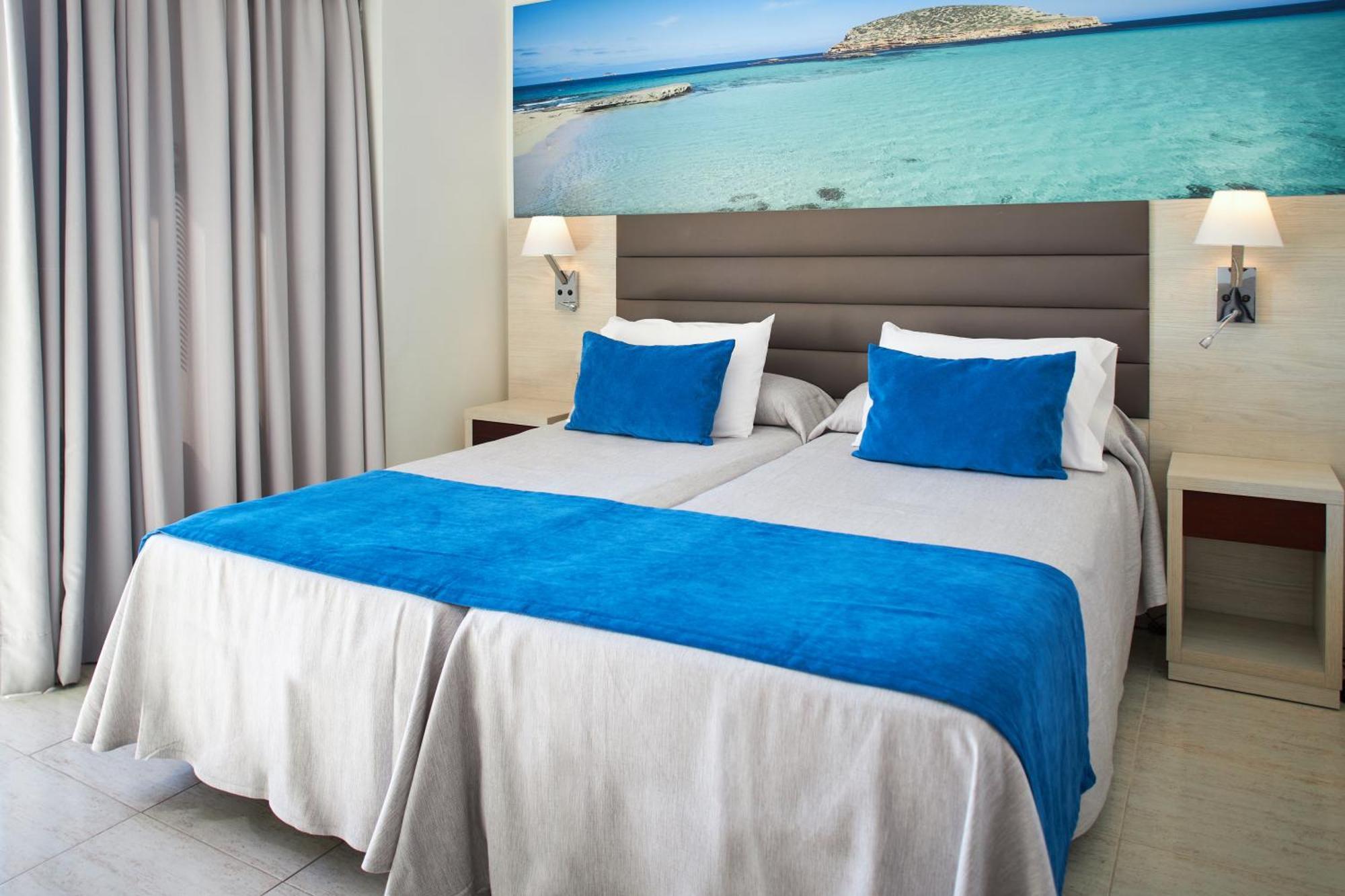 Invisa Ereso All Inclusive Es Cana Екстериор снимка