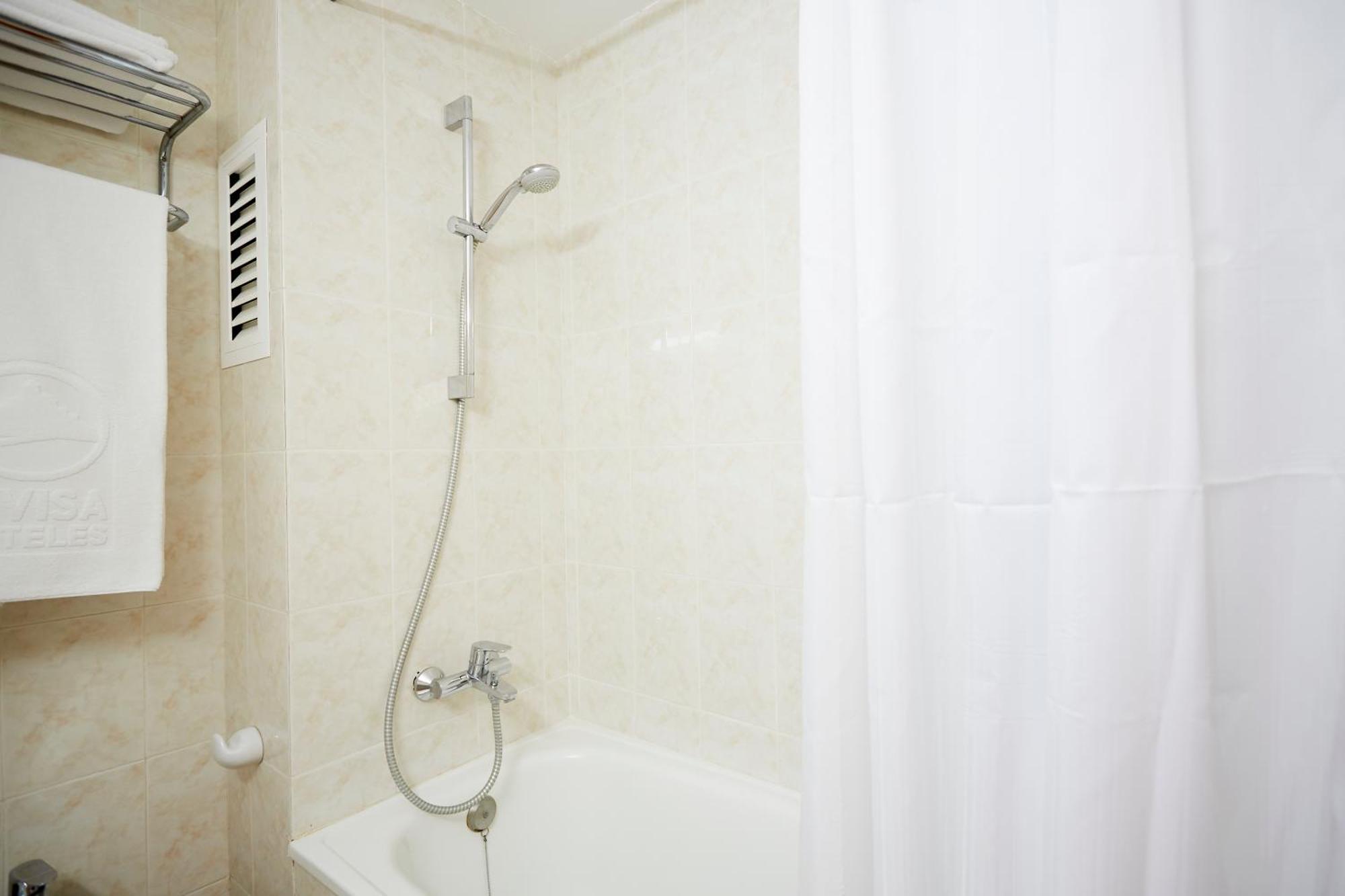 Invisa Ereso All Inclusive Es Cana Екстериор снимка