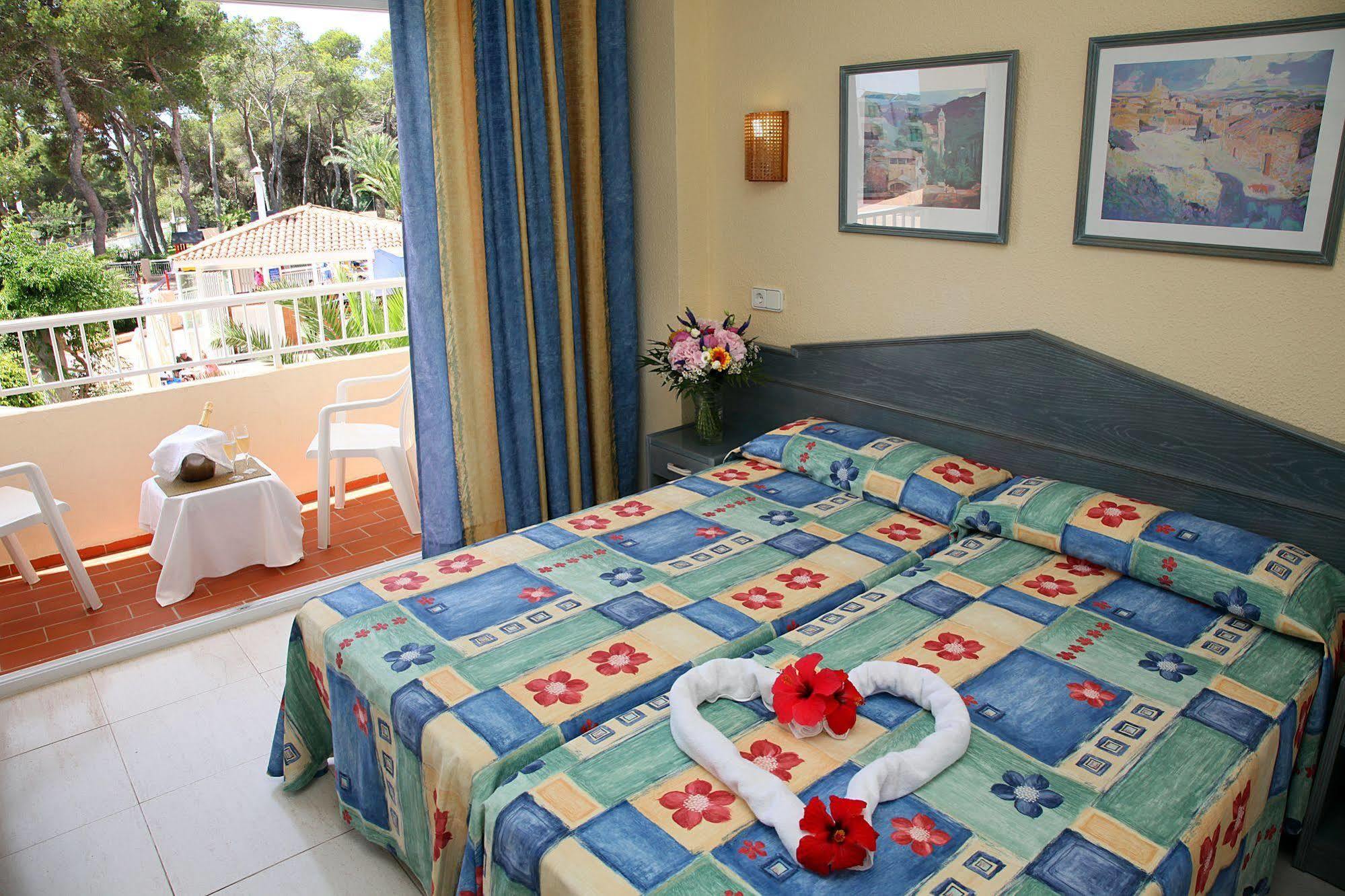Invisa Ereso All Inclusive Es Cana Екстериор снимка
