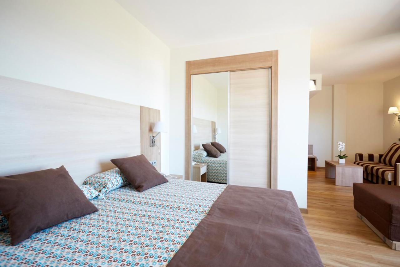 Invisa Ereso All Inclusive Es Cana Екстериор снимка