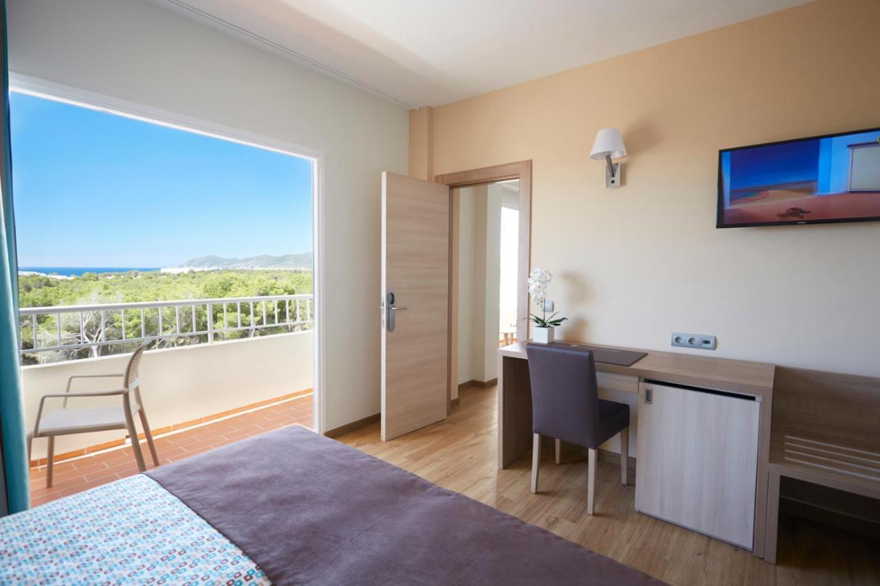Invisa Ereso All Inclusive Es Cana Екстериор снимка